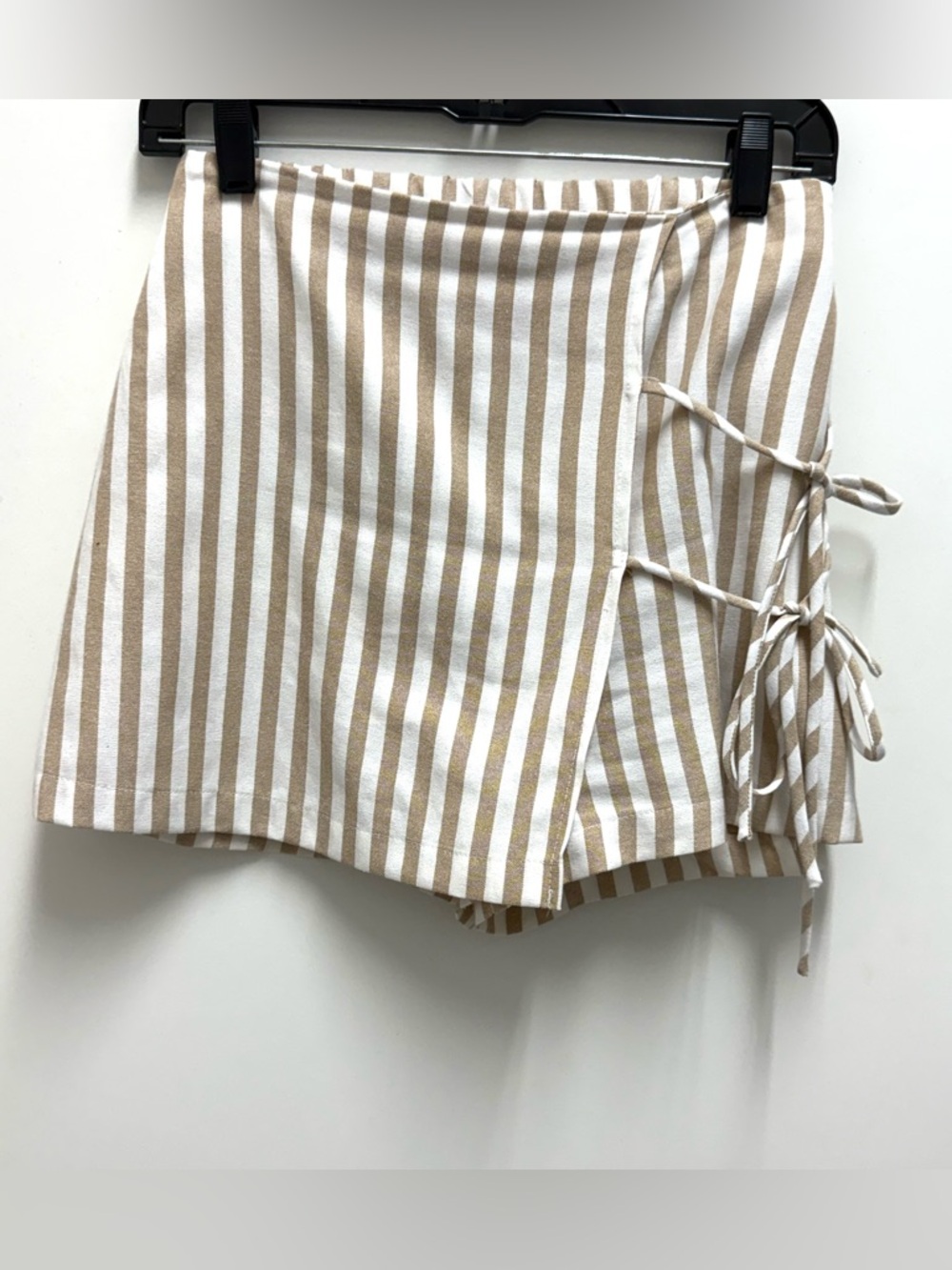 Like New! Striped Wrap Skort in White and Beige - Picture 3 of 10